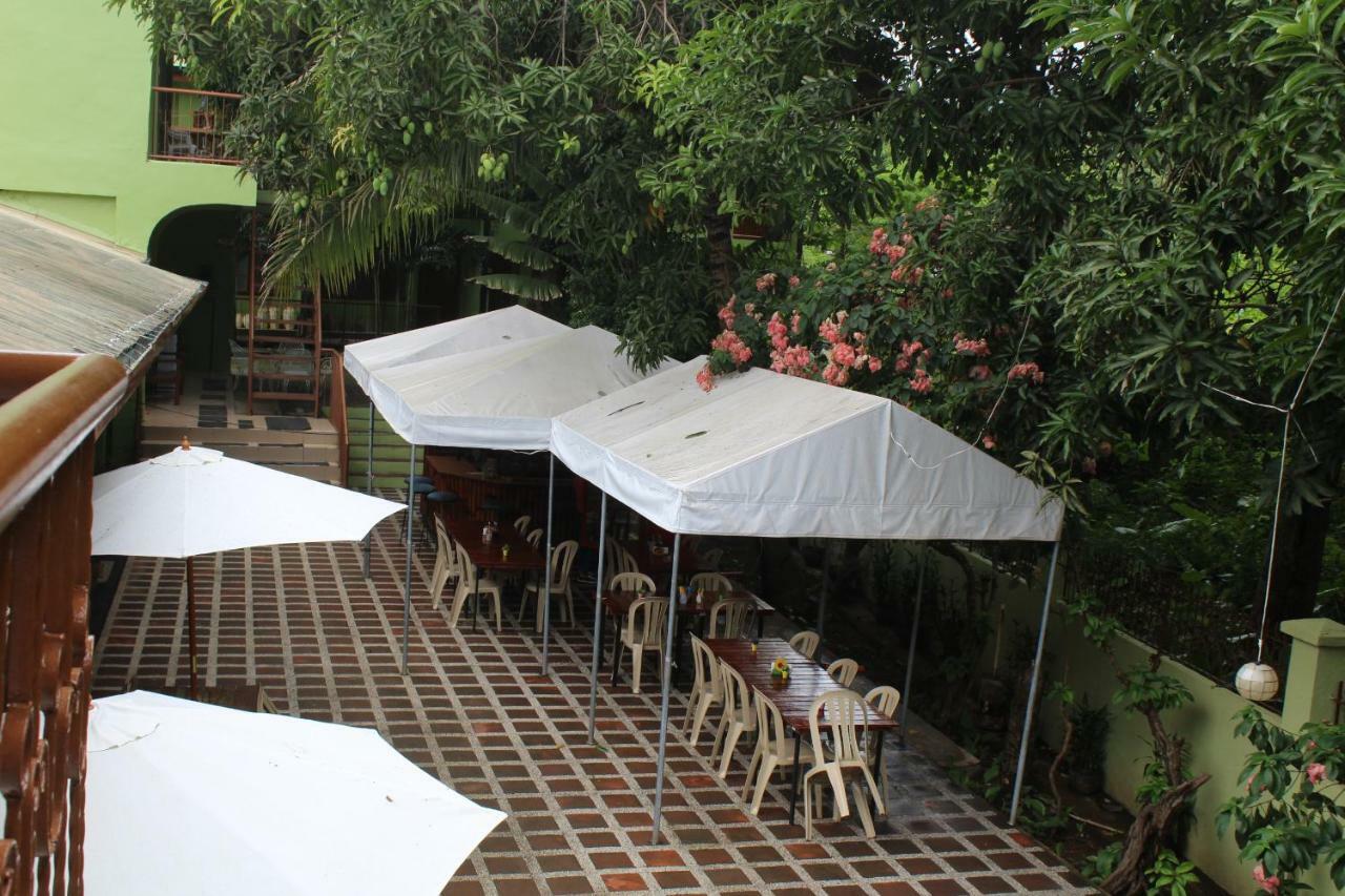 Coron Town Traveller'S Dormitory ภายนอก รูปภาพ