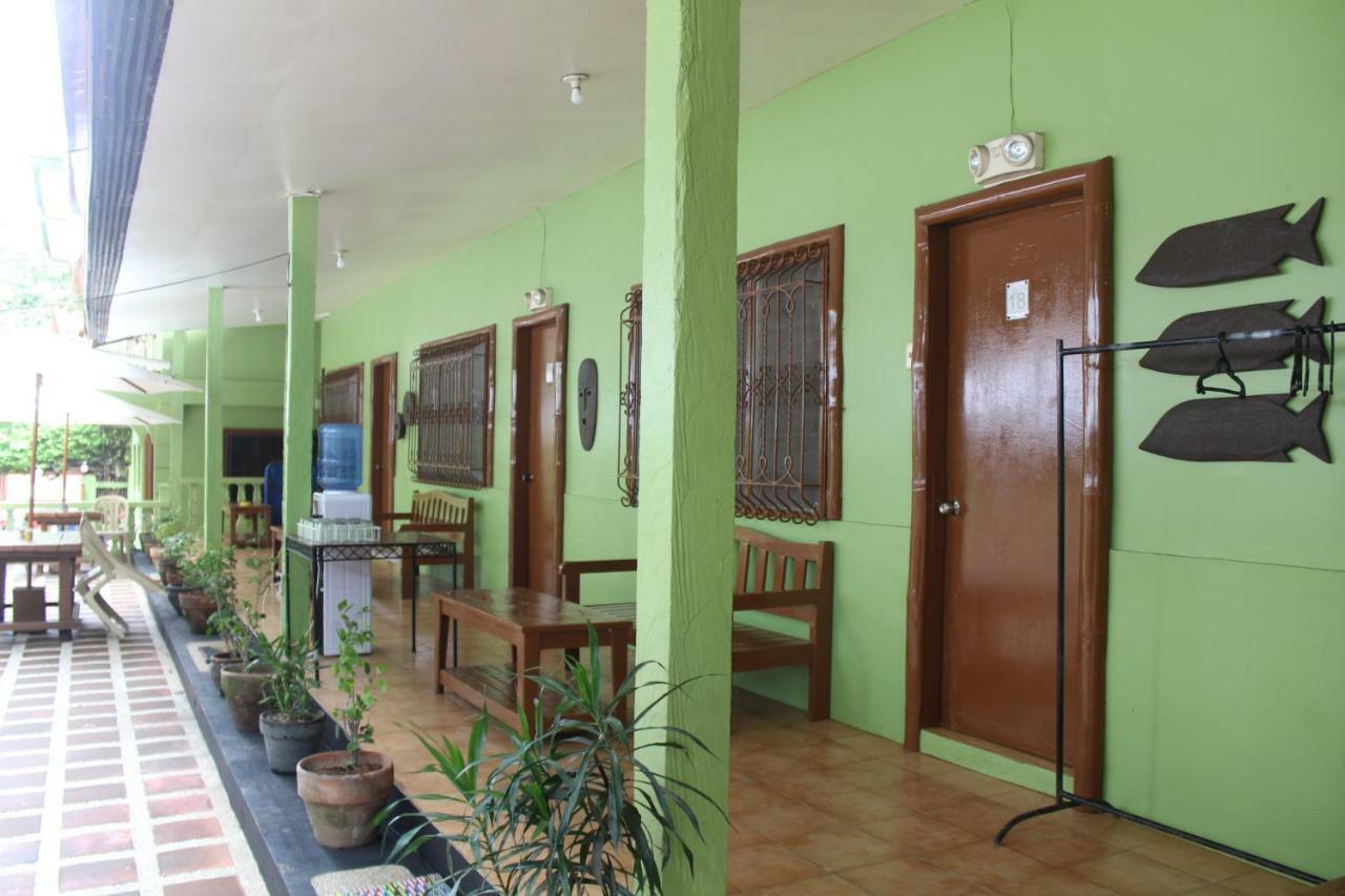 Coron Town Traveller'S Dormitory ภายนอก รูปภาพ