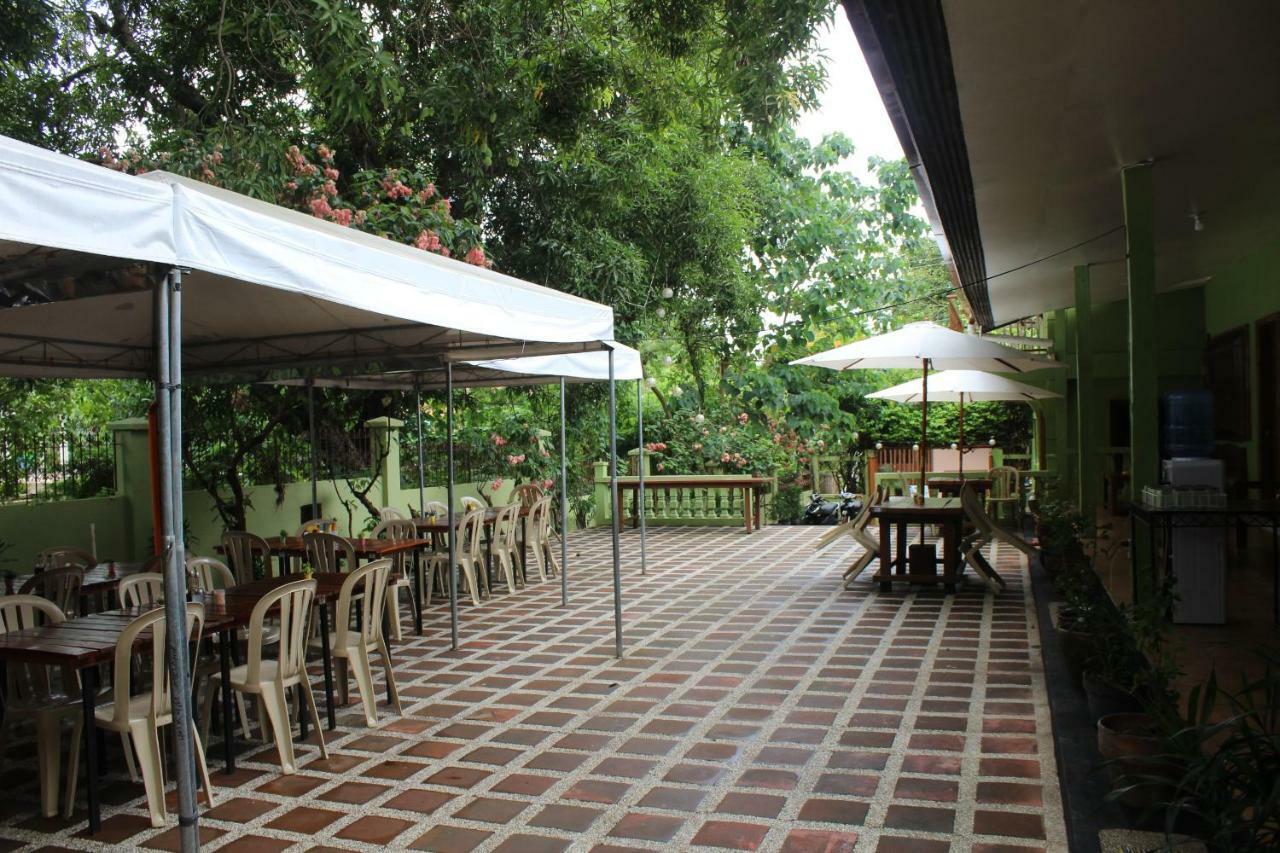 Coron Town Traveller'S Dormitory ภายนอก รูปภาพ