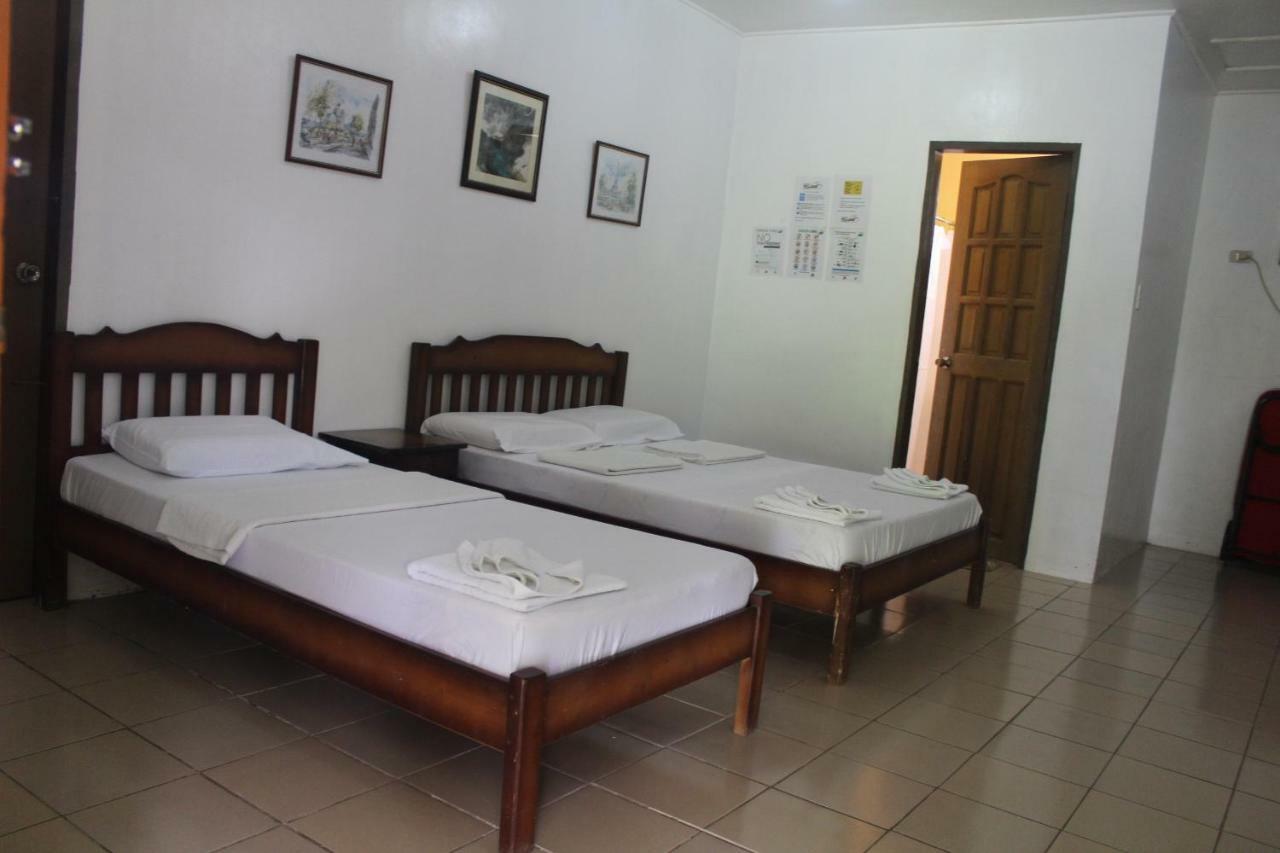 Coron Town Traveller'S Dormitory ภายนอก รูปภาพ