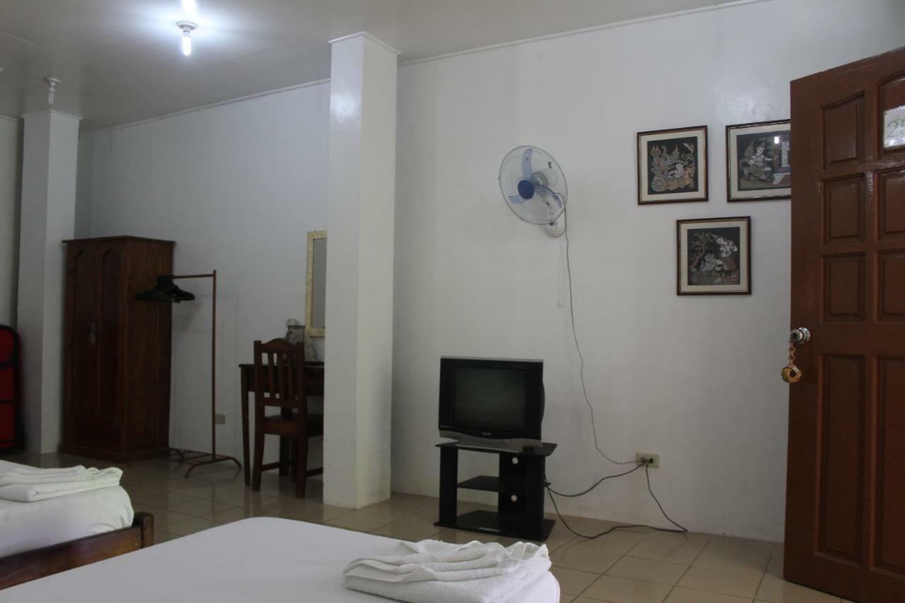 Coron Town Traveller'S Dormitory ภายนอก รูปภาพ