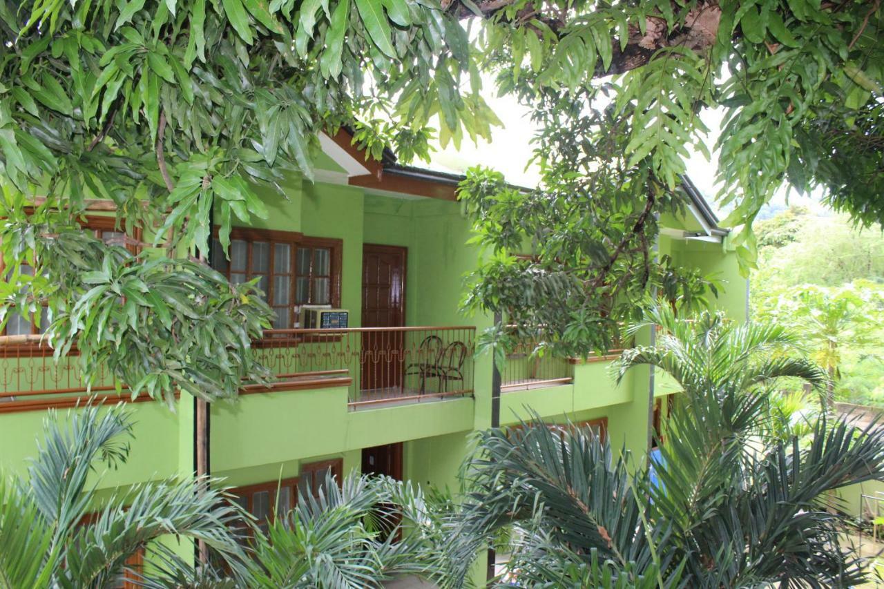 Coron Town Traveller'S Dormitory ภายนอก รูปภาพ