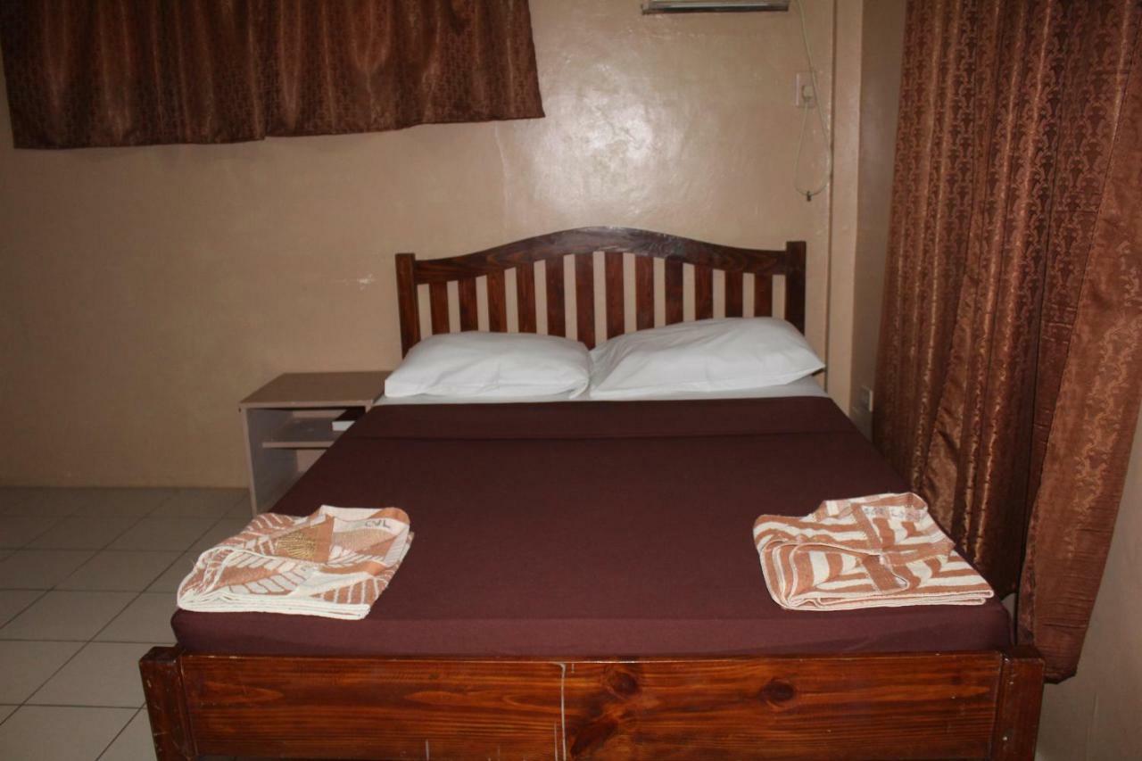 Coron Town Traveller'S Dormitory ภายนอก รูปภาพ