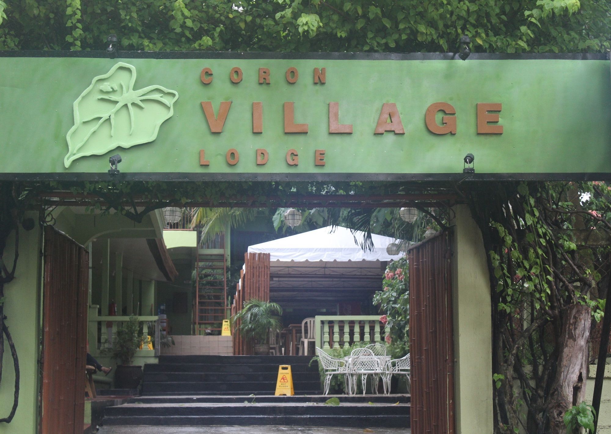 Coron Town Traveller'S Dormitory ภายนอก รูปภาพ